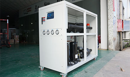 如何做好螺桿式冷水機清洗工作？