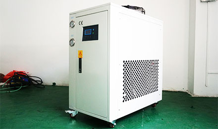 分體式冷水機與其它冷水機有何區(qū)別呢？