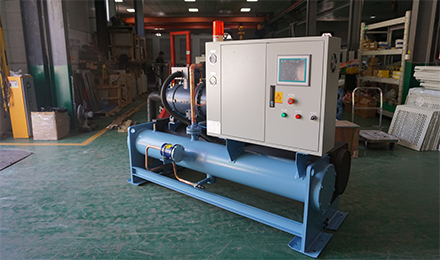 夏季高溫，冷水機(jī)水箱溫度應(yīng)如何設(shè)置