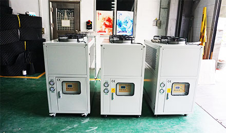 工業(yè)冷水機(jī)移動(dòng)方便嗎？