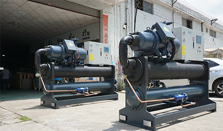 螺桿式冷水機是由哪些組成？