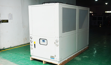 冷水機組如何保證在低溫環(huán)境下運行？